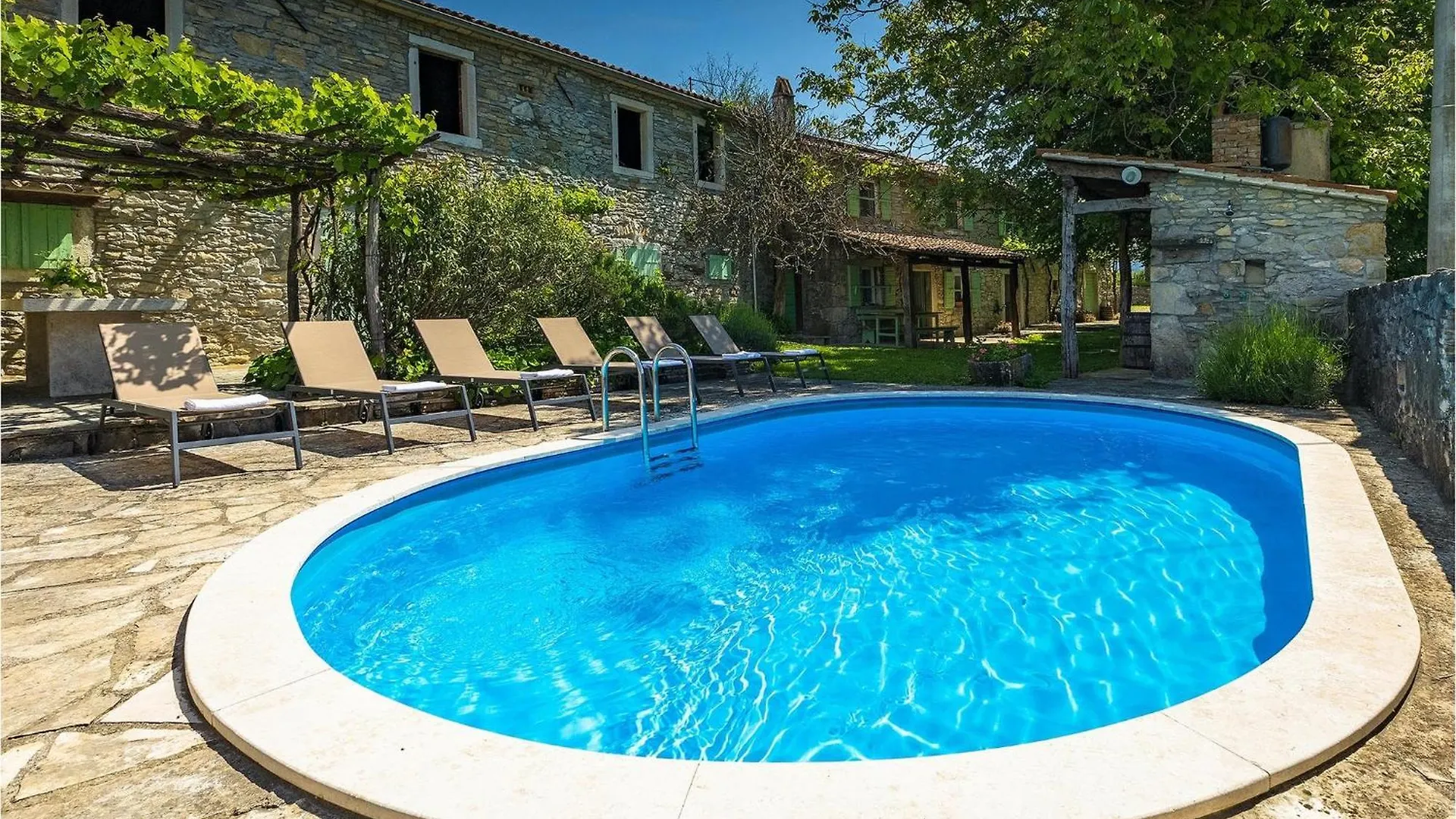Villa Elena بوزت 0*,