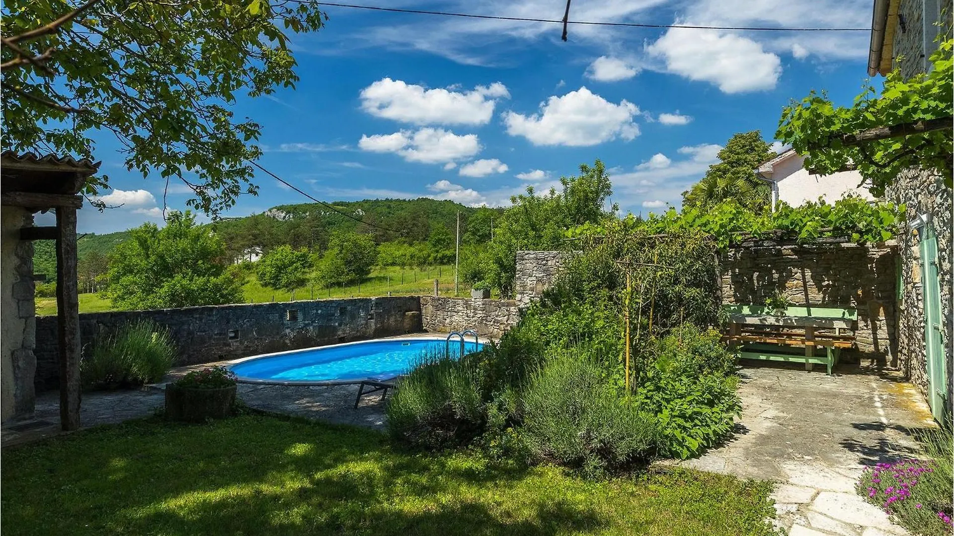 Villa Elena بوزت 0*,